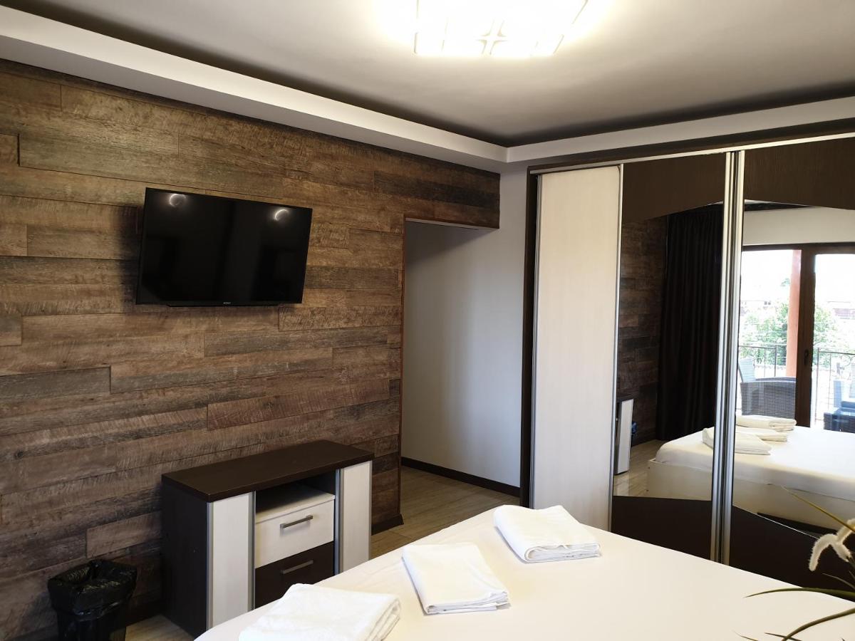 דירות Casa Adrian Două Mai מראה חיצוני תמונה